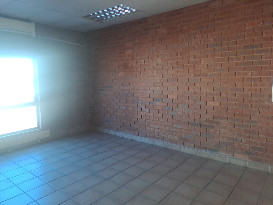 Commercial Property for Sale in Oos Einde North West